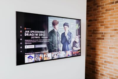 Smart TV affichant une plateforme de streaming comme france.tv