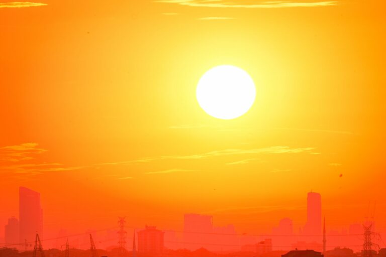 Canicule : 80 départements en vigilance orange ce jeudi 13 août