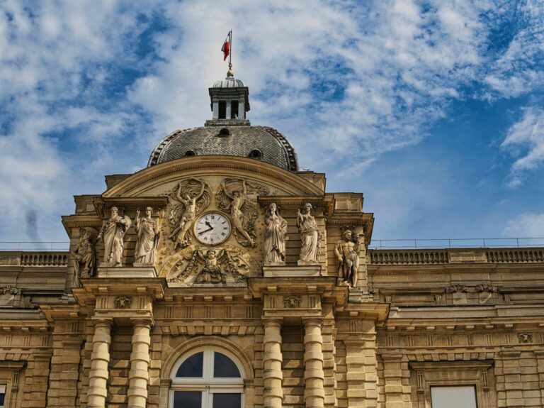 Sénatoriales 2026 : dimanche, 178 sièges du Sénat sont remis en jeu — qui vote et ce qui peut changer